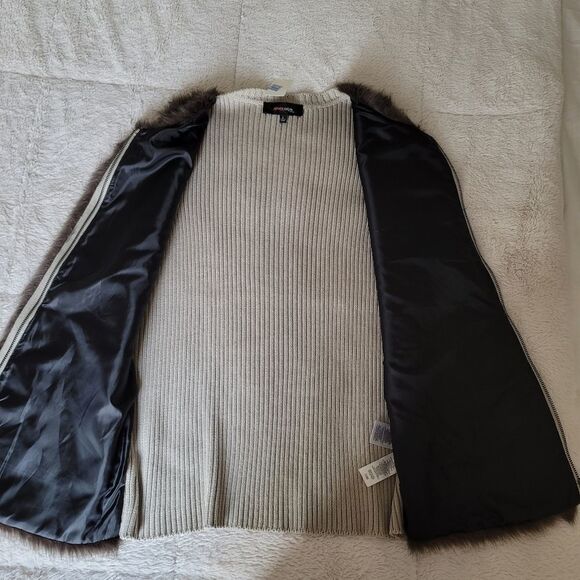 𝅺jones wear| Faux Fur knit Vest| LG - Picture 5 of 6
